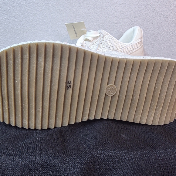 Universal Thread Cream Platform Sneakers NWT 8.5 - Picture 5 of 11